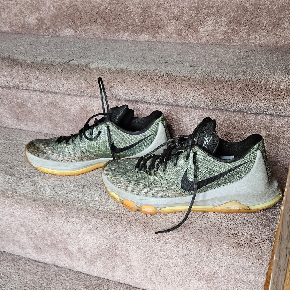 Kevin Durant Size 10 'Sabre Tooth' Green/Orange